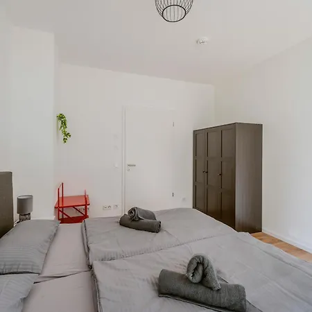 Exquis Artistic 2Br-Apartment Artdeco I Balcony Garden I Family-Friendly I Parking I Home Office Böblingen