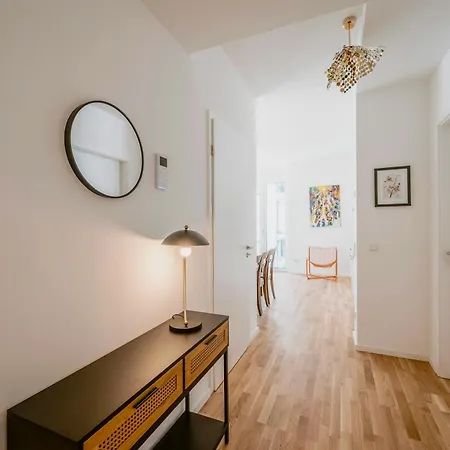 Exquis Artistic 2Br-Apartment Artdeco I Balcony Garden I Family-Friendly I Parking I Home Office Appartement Böblingen