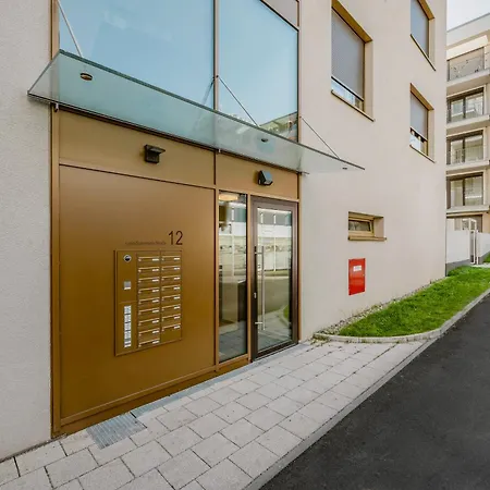 Exquis Artistic 2Br-Apartment Artdeco I Balcony Garden I Family-Friendly I Parking I Home Office Appartement