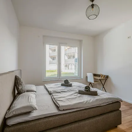 Exquis Artistic 2Br-Apartment Artdeco I Balcony Garden I Family-Friendly I Parking I Home Office Appartement Böblingen
